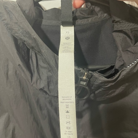 Lululemon Step Out Anorak - Picture 6 of 7